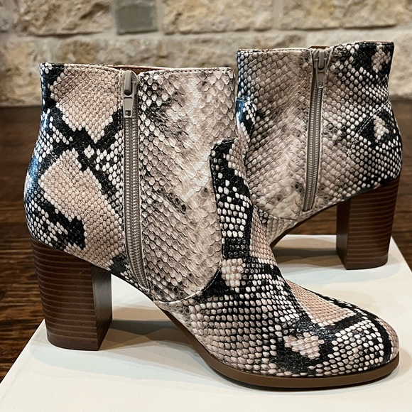STYLE & CO Snake Print block heel Ankle Boots - Picture 10 of 10